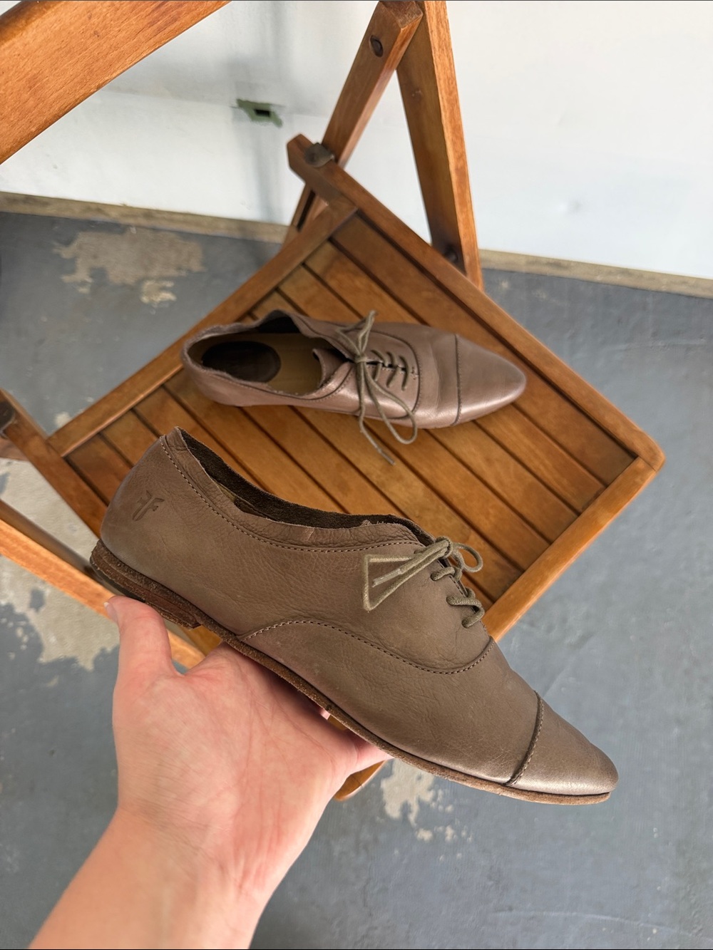 Frye Women's Taupe Brown Leather Lace-Up Oxfords